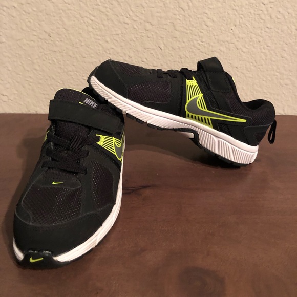 Nike boys shoes - Picture 2 of 4